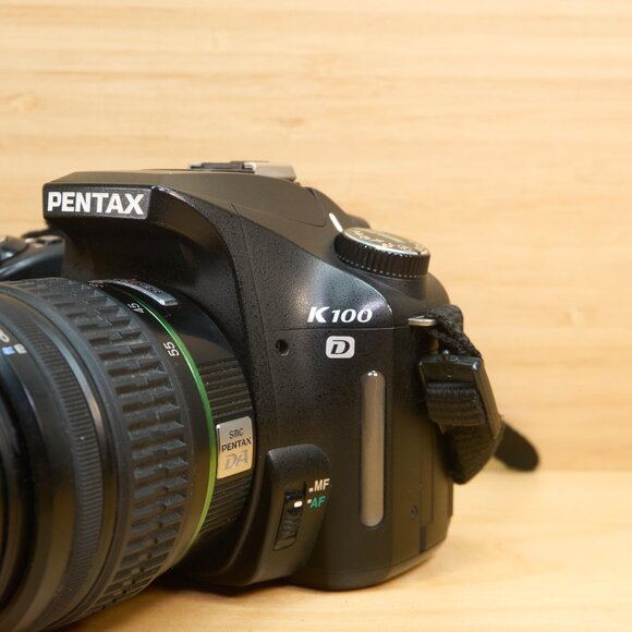 Pentax K100D 6.1 MP DSLR Camera with sms Pentax DA 18-55mm Lens - Picture 4 of 11